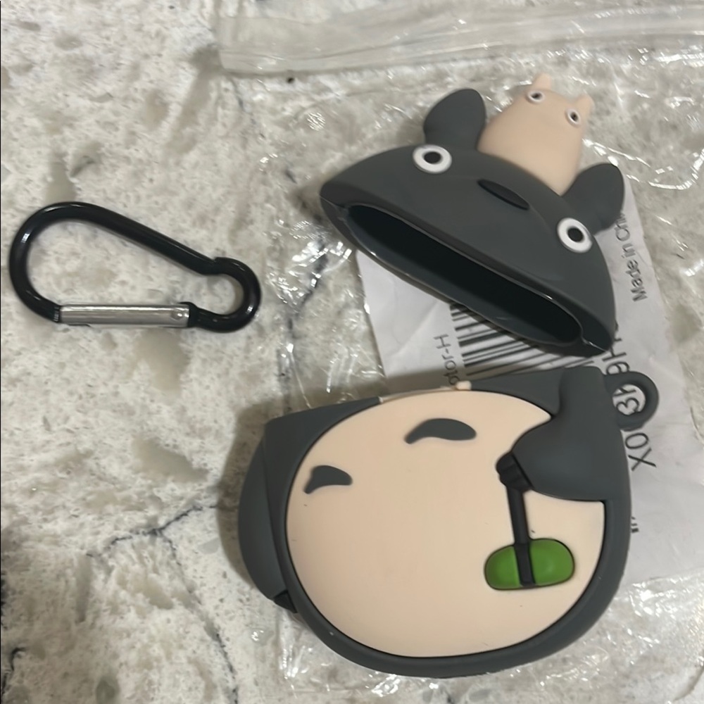 Totoro air pod case - Picture 2 of 9